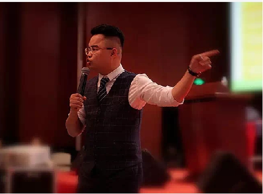 钱脉通资讯凌辰访谈:“互联网+”:移动化、平台化、共享经济,