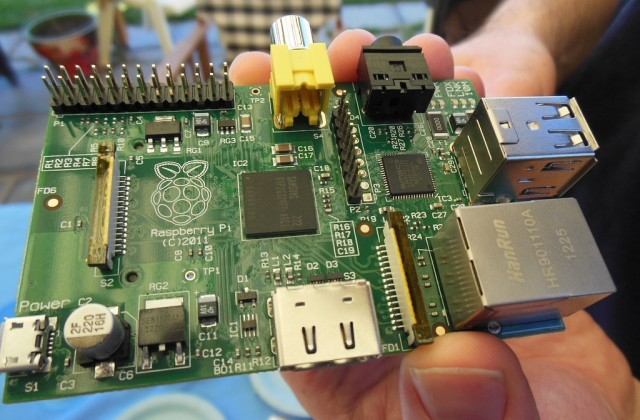 Raspberry Pi（树莓Pi）：全球最便宜电脑，推出一年已卖出100万部
